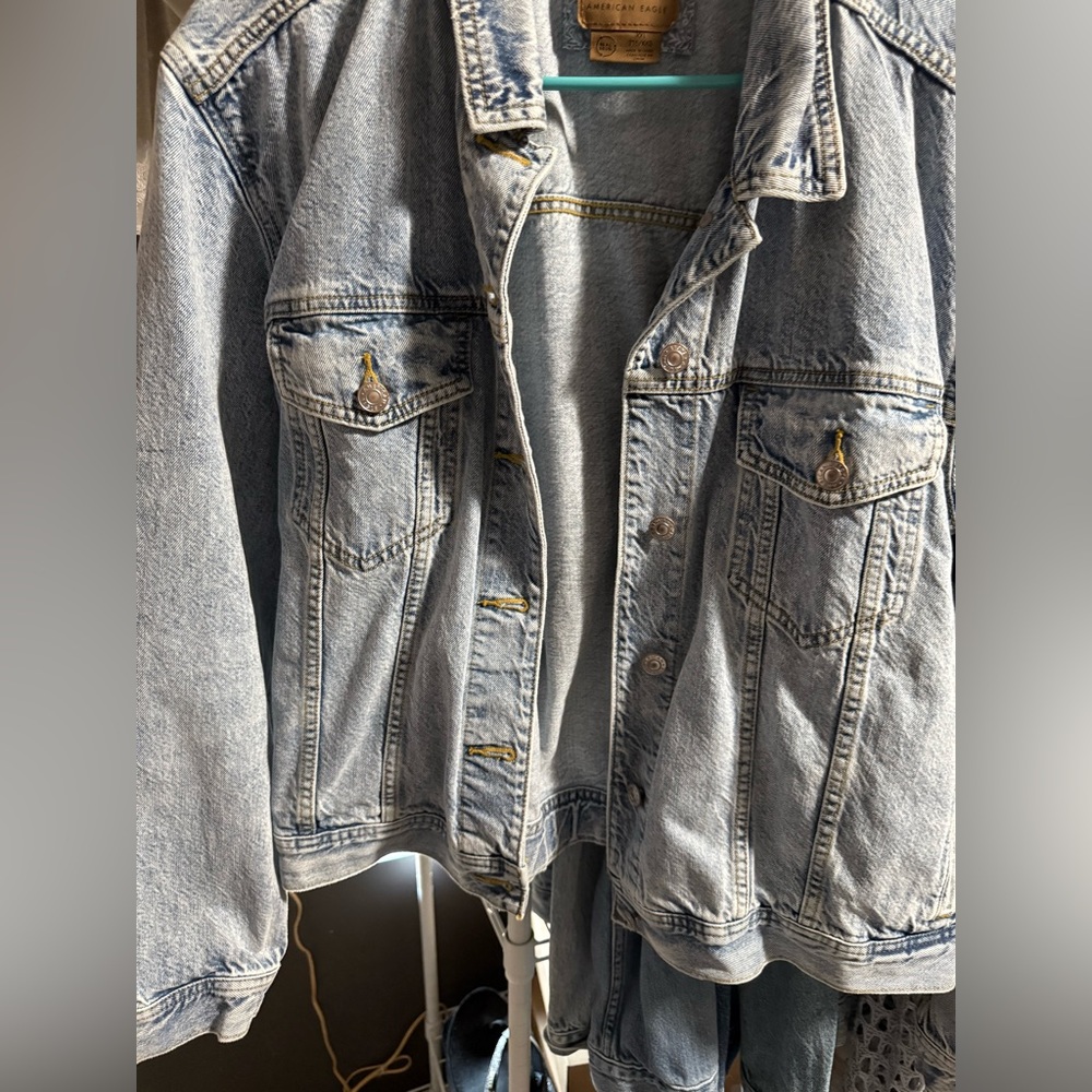American Eagle Outfitters Light Blue Jean Jacket SIZE XXL